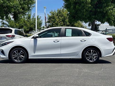 Used 2024 Kia Forte LXS FWD image 7