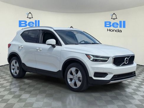 Used 2020 Volvo XC40 T4 Momentum w/ Protection Package Premier image 6
