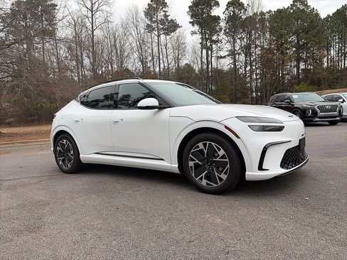 Used 2026 Genesis GV60 RWD image 3