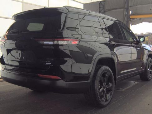 Used 2024 Jeep Grand Cherokee L Limited w/ Black Appearance Package image 4