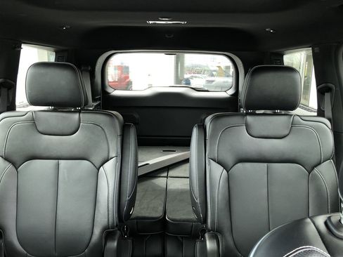 Used 2023 Jeep Grand Cherokee L Overland w/ Advanced Protech Group III image 21