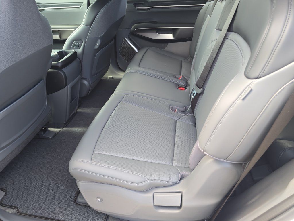 New 2026 Kia EV9 Light RWD image 17