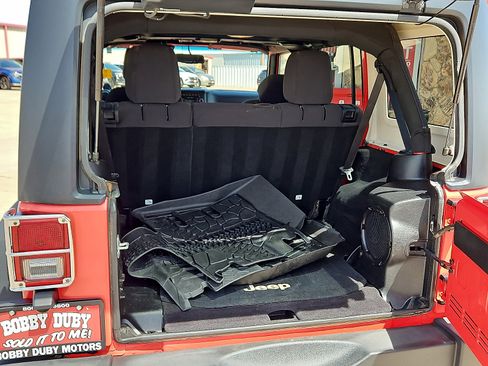 Used 2013 Jeep Wrangler Unlimited Sport image 8