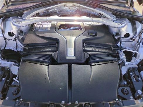 Used 2022 Aston Martin DBX image 25