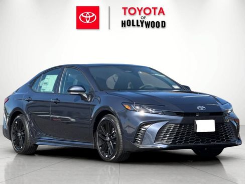 New 2026 Toyota Camry SE FWD image 2