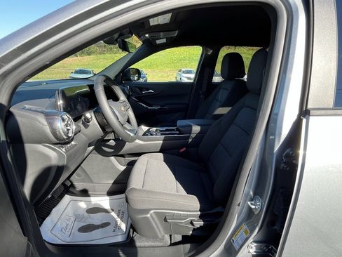 New 2026 Chevrolet Equinox LT w/ Safety and Technology Package image 12
