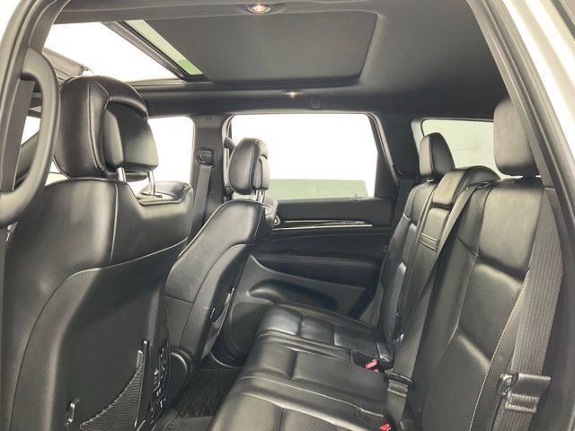 Used 2017 Jeep Grand Cherokee Overland AWD/4WD image 30