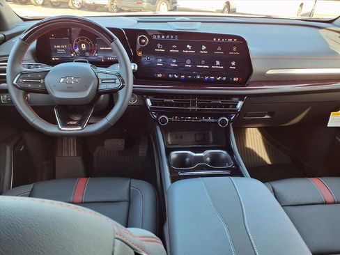 New 2026 Chevrolet Traverse RS w/ LPO, Floor Liner Package FWD image 7