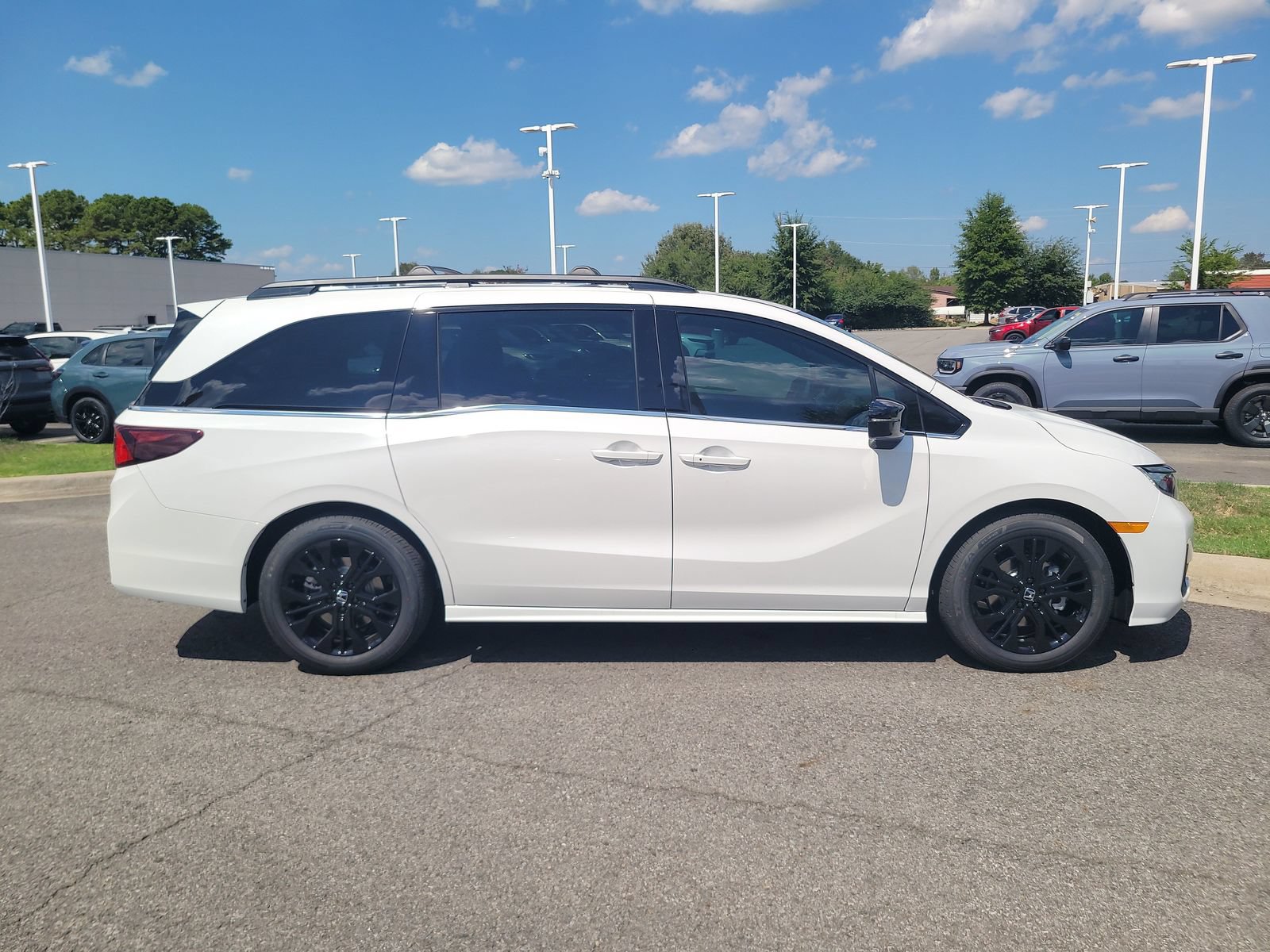 New 2027 Honda Odyssey Sport-L image 2