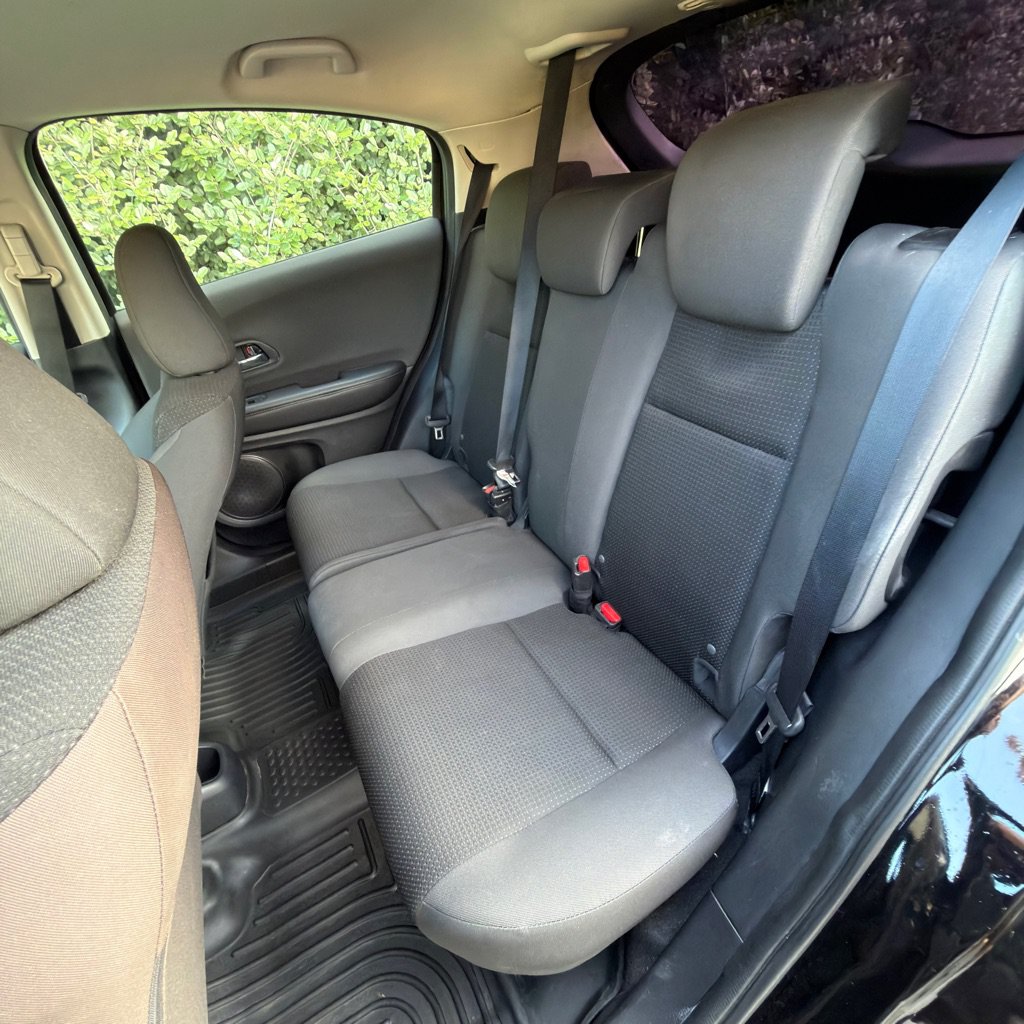Used 2019 Honda HR-V LX image 12
