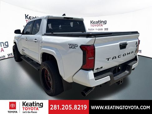 Used 2024 Toyota Tacoma TRD Sport AWD/4WD image 5