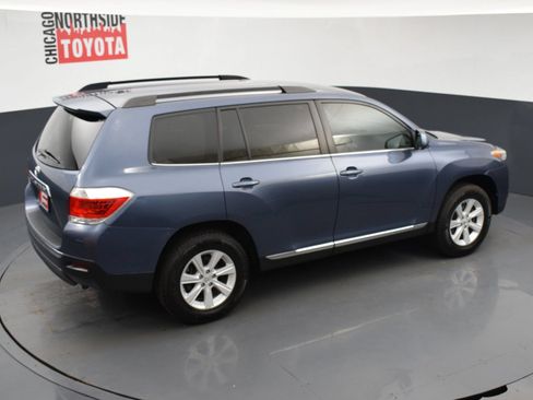 Used 2012 Toyota Highlander FWD w/ Tech Pkg image 24