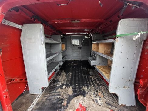 Used 2012 Chevrolet Express 3500 image 11