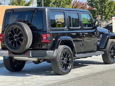 Used 2023 Jeep Wrangler Unlimited Sahara image 4