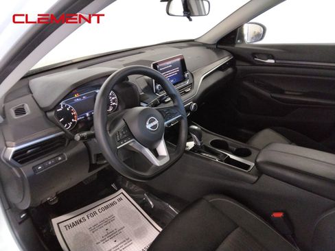 Used 2025 Nissan Altima 2.5 SV image 26