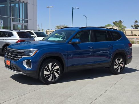 Used 2025 Volkswagen Atlas SE FWD image 6