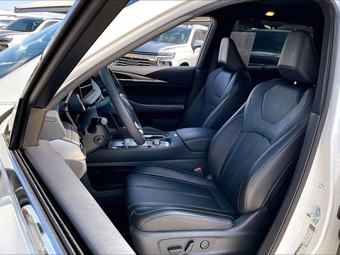 Certified 2025 INFINITI QX60 Luxe w/ Black Edition image 37