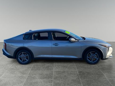 Used 2025 Kia K4 image 6