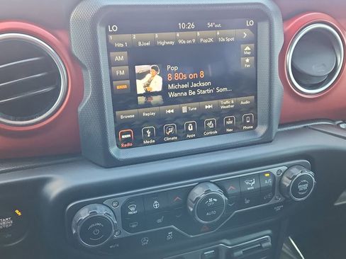 Used 2019 Jeep Wrangler Unlimited Rubicon w/ Uconnect 4C Nav & Sound Group AWD/4WD image 18