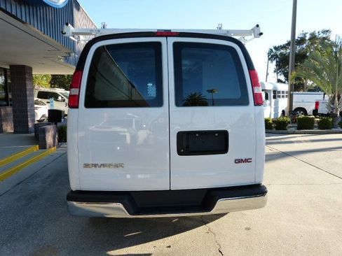 Used 2023 GMC Savana 2500 w/ Driver Convenience Package image 12