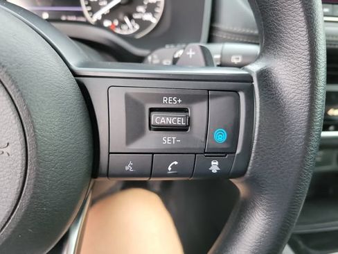 Used 2024 Nissan Rogue SV AWD/4WD image 28