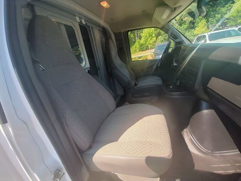 Used 2025 Chevrolet Express 3500 w/ Power Convenience Package RWD image 28