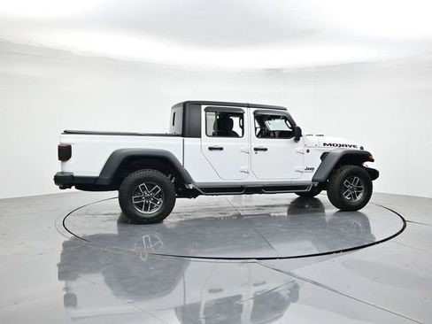Used 2024 Jeep Gladiator Mojave w/ Technology Group AWD/4WD image 2