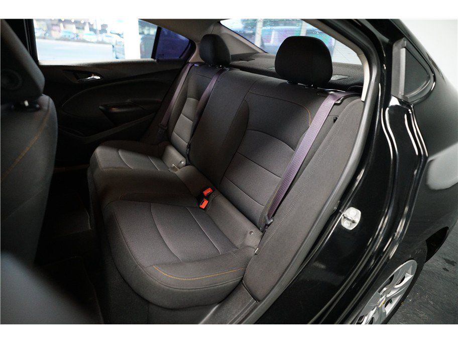 Used 2017 Chevrolet Cruze LS FWD image 12