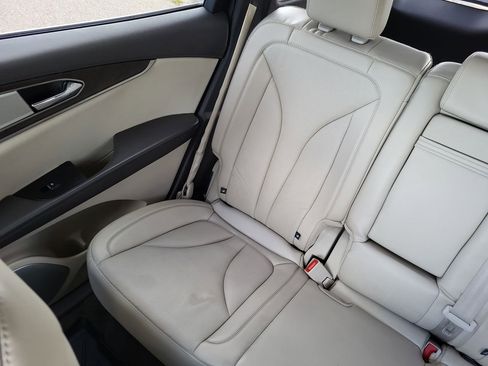 Used 2016 Lincoln MKX Reserve w/ Luxury Package image 12
