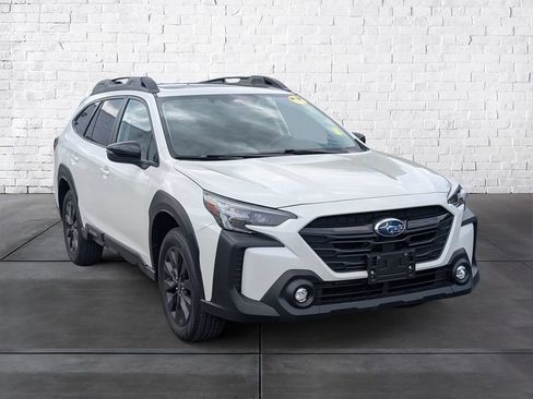 Used 2025 Subaru Outback Onyx Edition AWD/4WD image 2