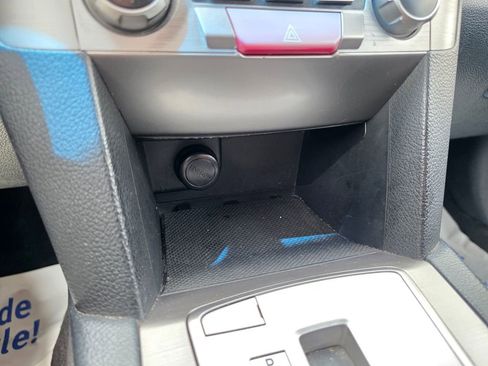 Used 2010 Subaru Outback 2.5i Premium AWD/4WD image 42