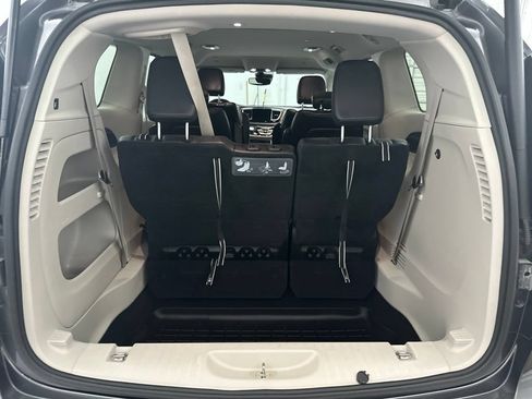 Used 2018 Chrysler Pacifica Touring-L Plus w/ Advanced Safetytec Group FWD image 30