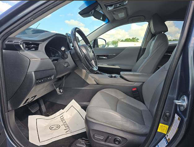 Used 2021 Toyota Venza XLE w/ Softex Package AWD/4WD image 2