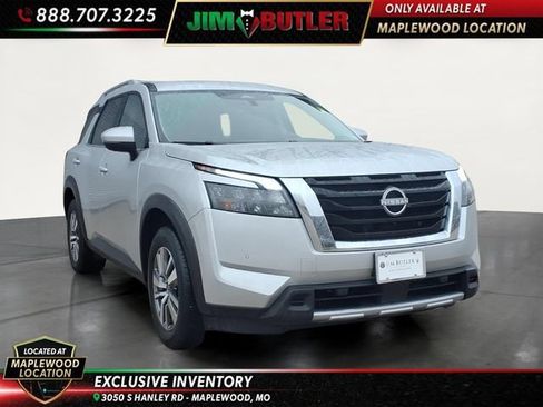 Used 2025 Nissan Pathfinder SL AWD/4WD image 5