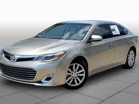 Used 2013 Toyota Avalon XLE FWD image 1