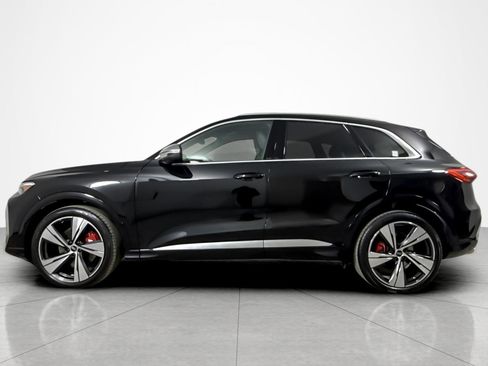 Used 2025 Audi SQ5 Premium Plus w/ Premium Plus Package image 2