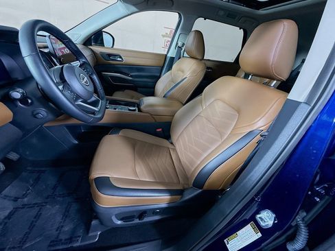 Certified 2025 Nissan Pathfinder Platinum AWD/4WD image 28
