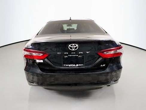 Used 2022 Toyota Camry LE image 6
