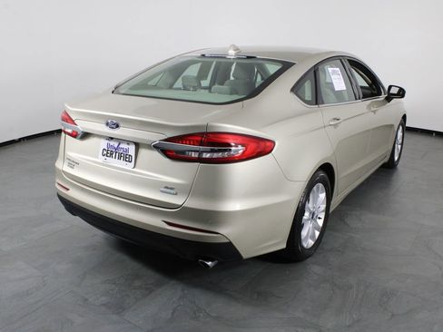 Used 2019 Ford Fusion SE image 14