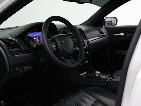 Used 2022 Chrysler 300 S RWD image 19