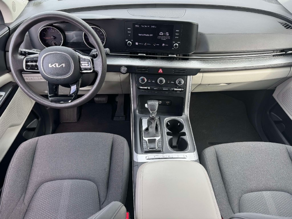 Certified 2024 Kia Carnival LX FWD image 16