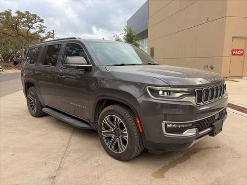 Used 2022 Jeep Wagoneer Series III w/ Flexible Seating Group image 4