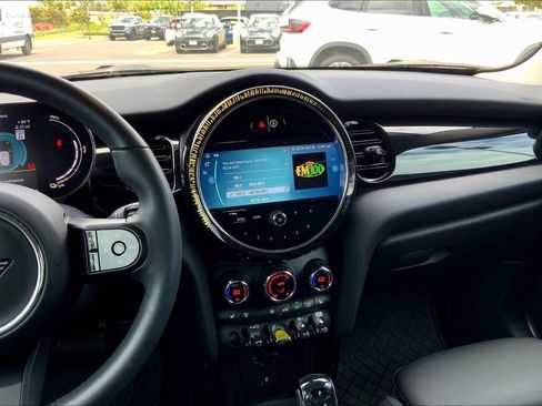 Certified 2024 MINI Cooper SE image 7