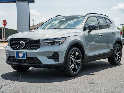 New 2026 Volvo XC40 B5 Core w/ Protection Package Premier AWD/4WD image 3
