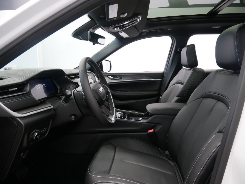 New 2027 Jeep Grand Cherokee Limited AWD/4WD image 13