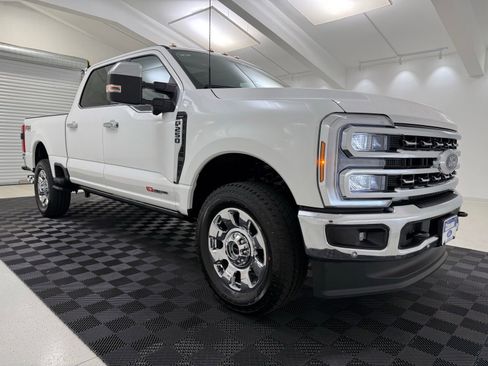 New 2026 Ford F250 Lariat w/ Lariat Ultimate Package AWD/4WD image 1