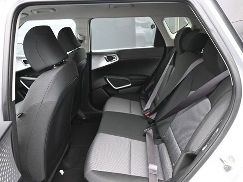 Used 2021 Kia Soul LX image 12