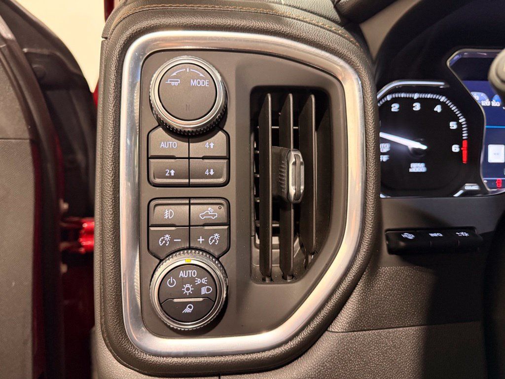 Used 2021 GMC Sierra 1500 AT4 w/ AT4 Premium Package AWD/4WD image 17