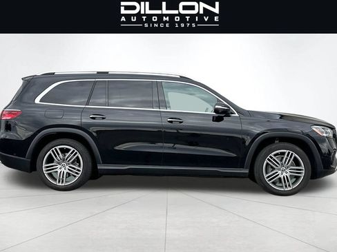 Used 2024 Mercedes-Benz GLS 450 4MATIC image 3