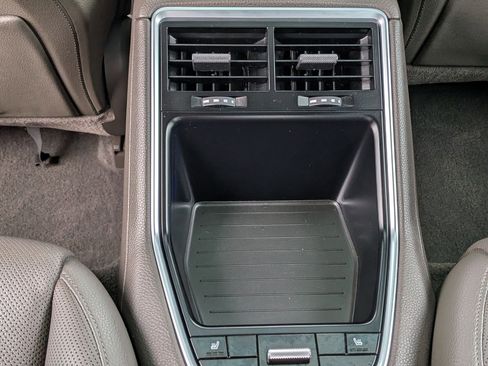 Used 2017 Porsche Panamera 4 image 30